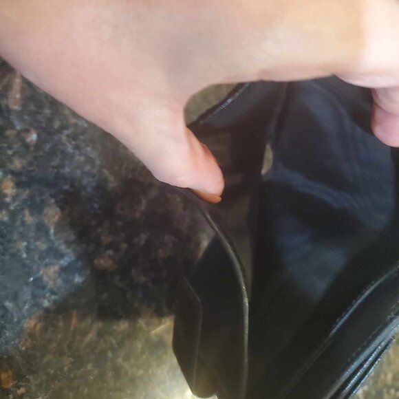 Gucci Black Leather Wallet - Picture 8 of 13